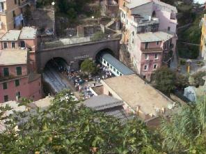 Xtrallusion photo gallery of Italy. Photos, pictures, images and photographs of the Italian Rivieras, the Italian Lakes, the Italian Alps, the Cinque Terre, the Amalfi coast and some of the most beautiful corners of Italy. Plus photos of Italian cities such as Pisa, Milan, Genoa and Rome.